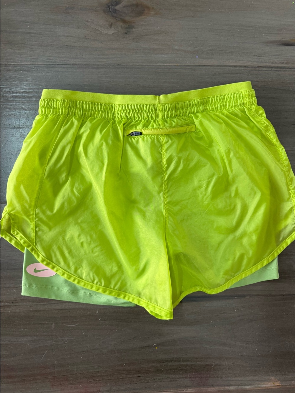 Nike Icon Clash Tempo Luxe Running Shorts Women’s Atomic Green
